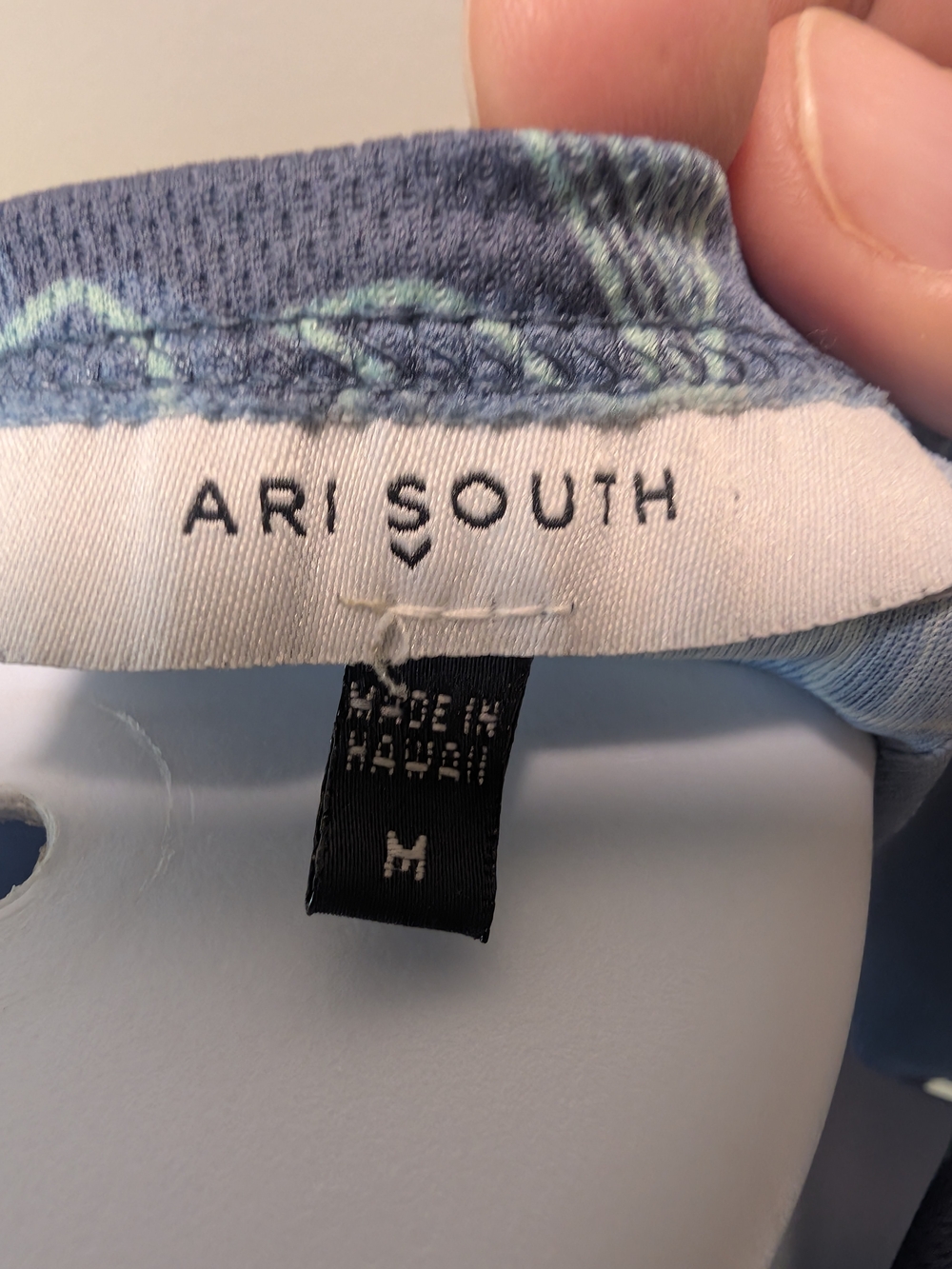 Ari South Blue Floral Hawaiian Scoop Tank